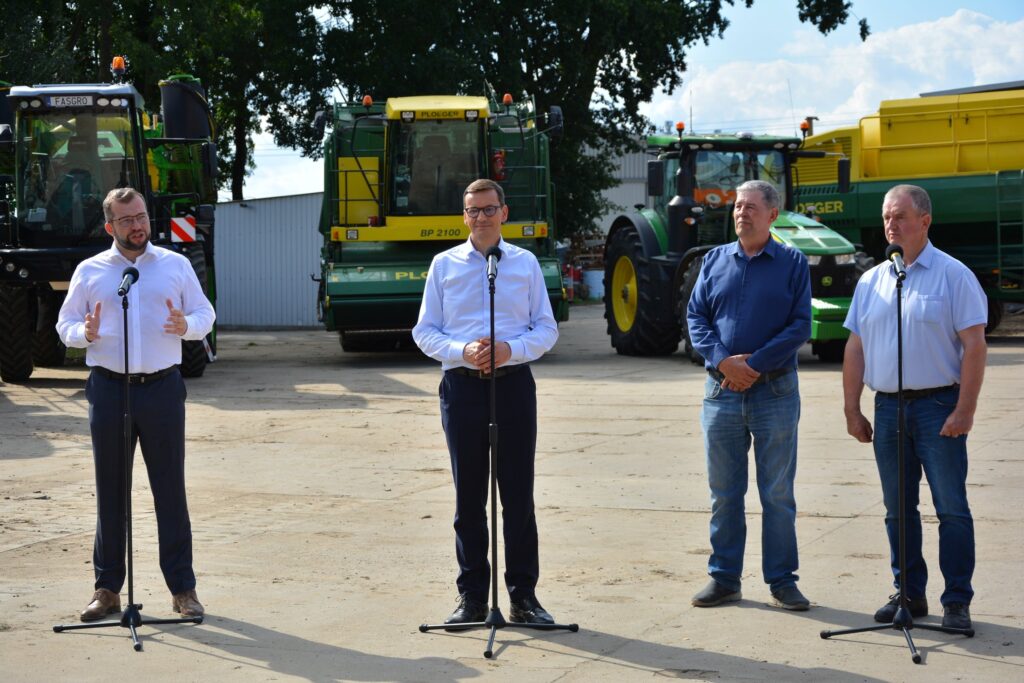 Premier oraz Minister Rolnictwa i Rozwoju Wsi wraz z członkami Grupy Producentów Warzyw Fasgro