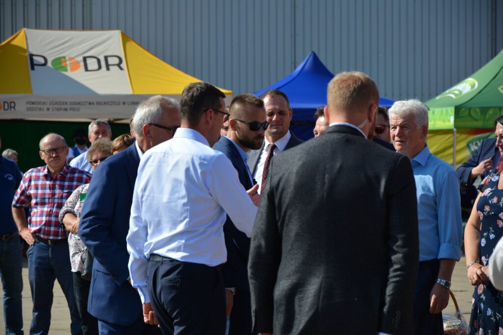 Premier oraz uczestnicy spotkania