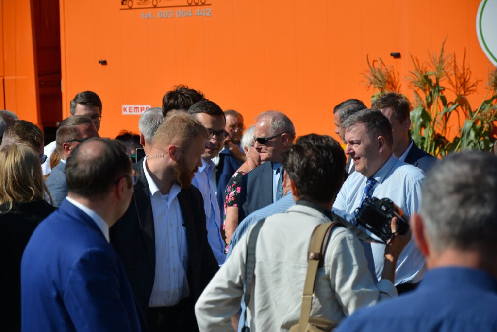 Premier oraz uczestnicy spotkania