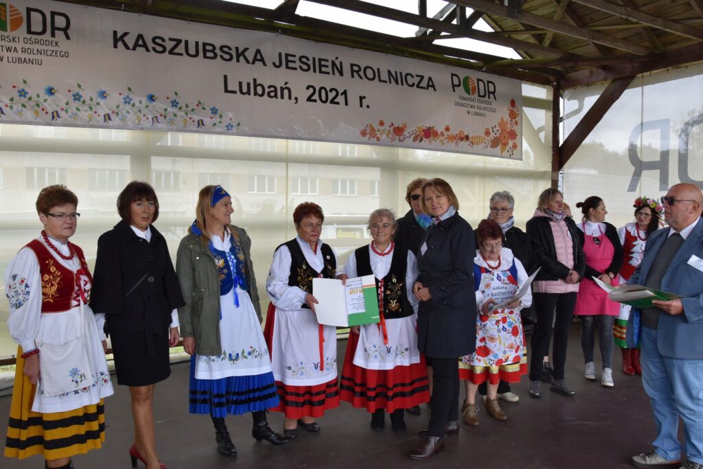 Wręczanie dyplomów uczestnikom konkursu