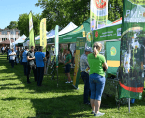Uczestnicy i organizatorzy Dnia Pola