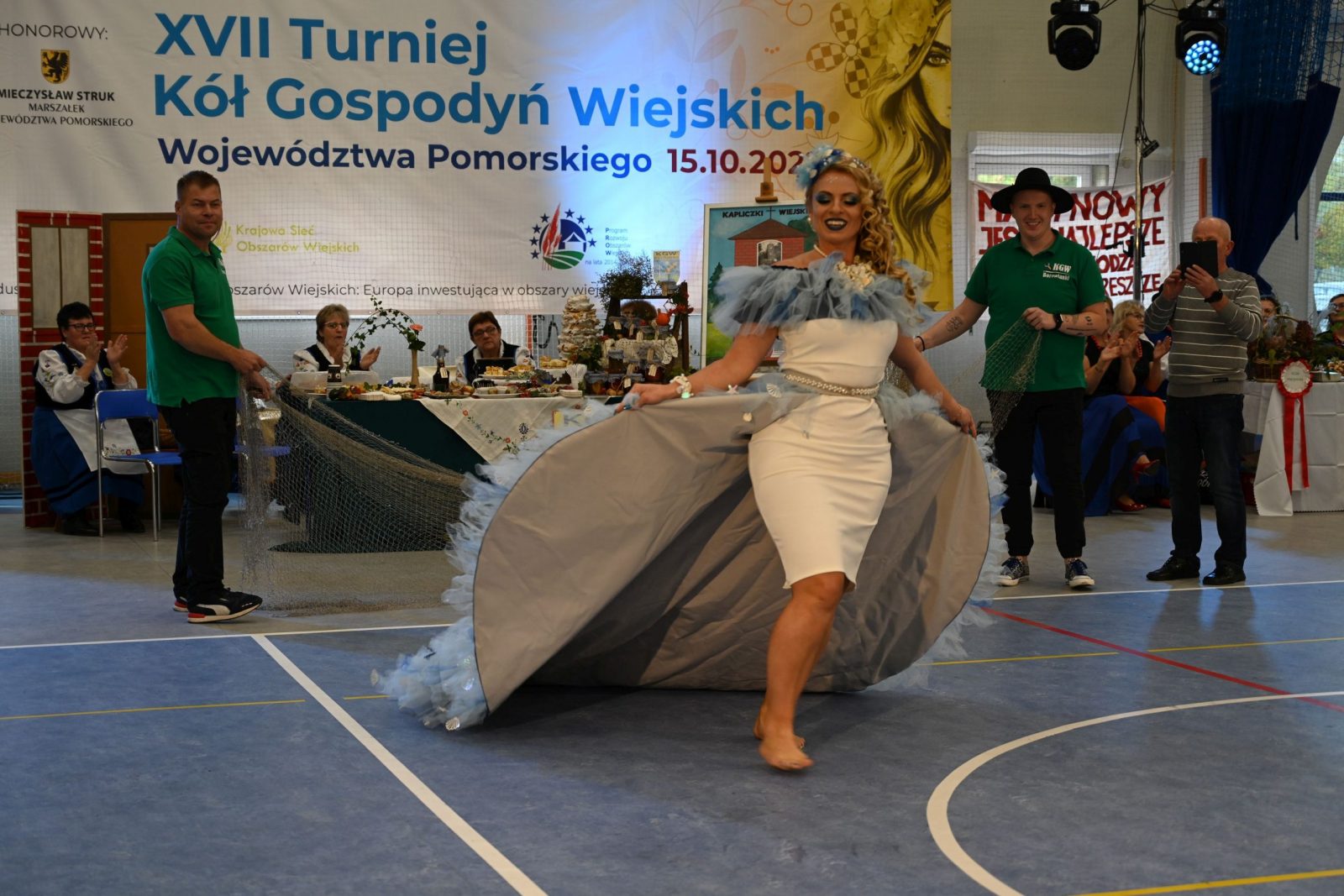16. kat. Moda-z morskiej toni- KGW Borowianki z Borowego Młyna