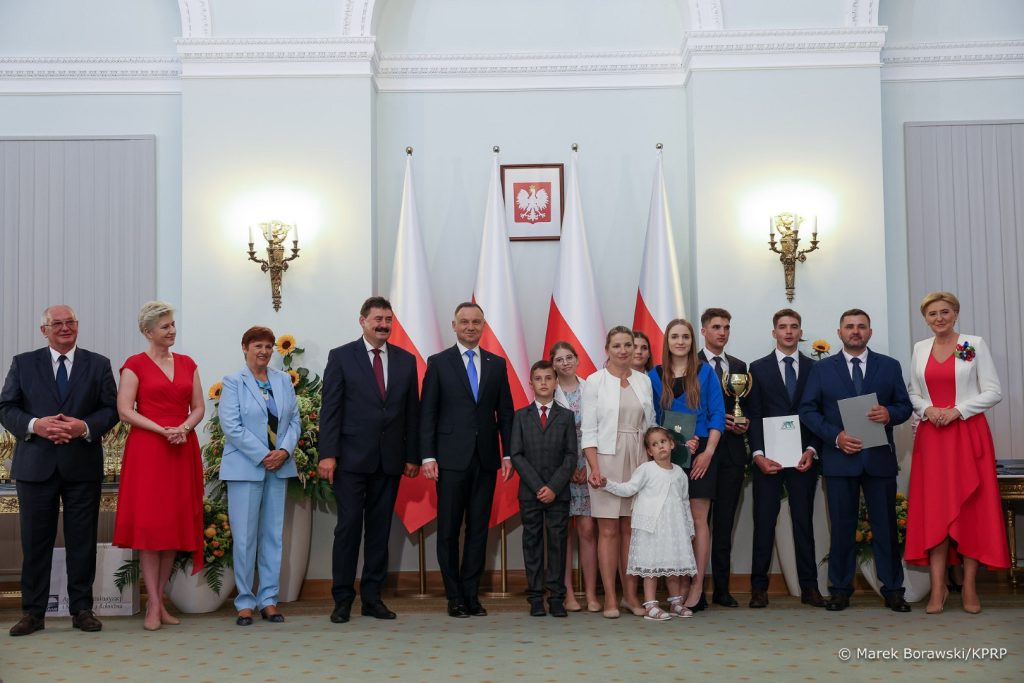 Laureaci krajowi w kategorii Rolnik Katarzyna i Arkadiusz Kropidłowscy