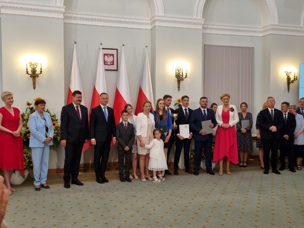 Laureaci krajowi w kategorii Rolnik Katarzyna i Arkadiusz Kropidłowscy