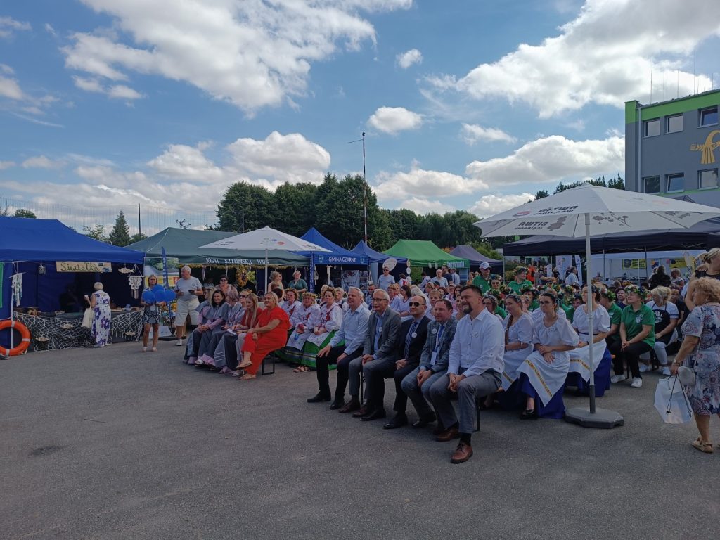 Zaproszeni goście i uczestniczki konkursu Bitwa Regionów