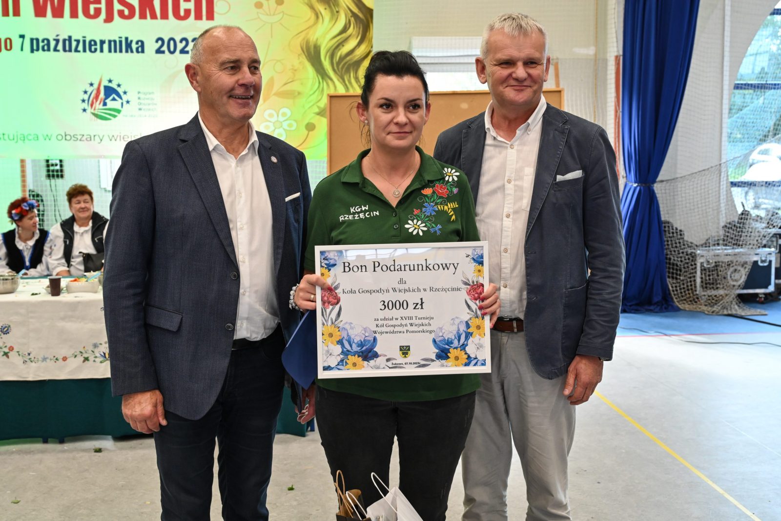 Nagroda dla KR-KGW w Rzeżęcinie od Starosty Tczewskiego i Wójta Gminy Morzeszczyn