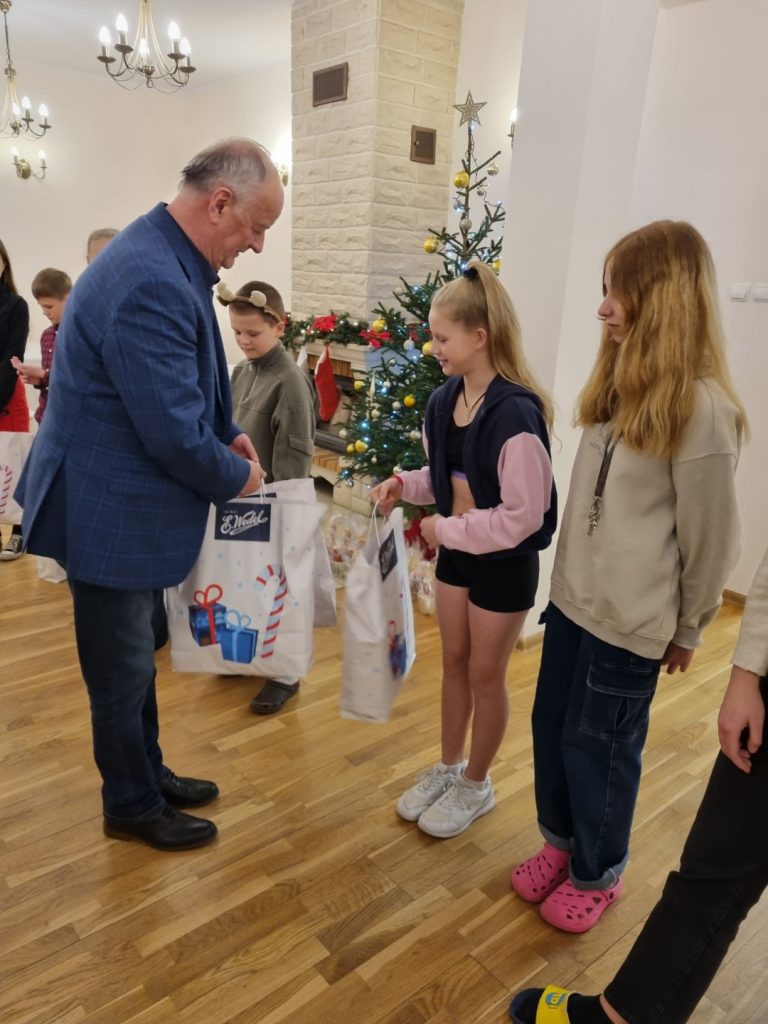 wspólne świętowanie w Starym Polu