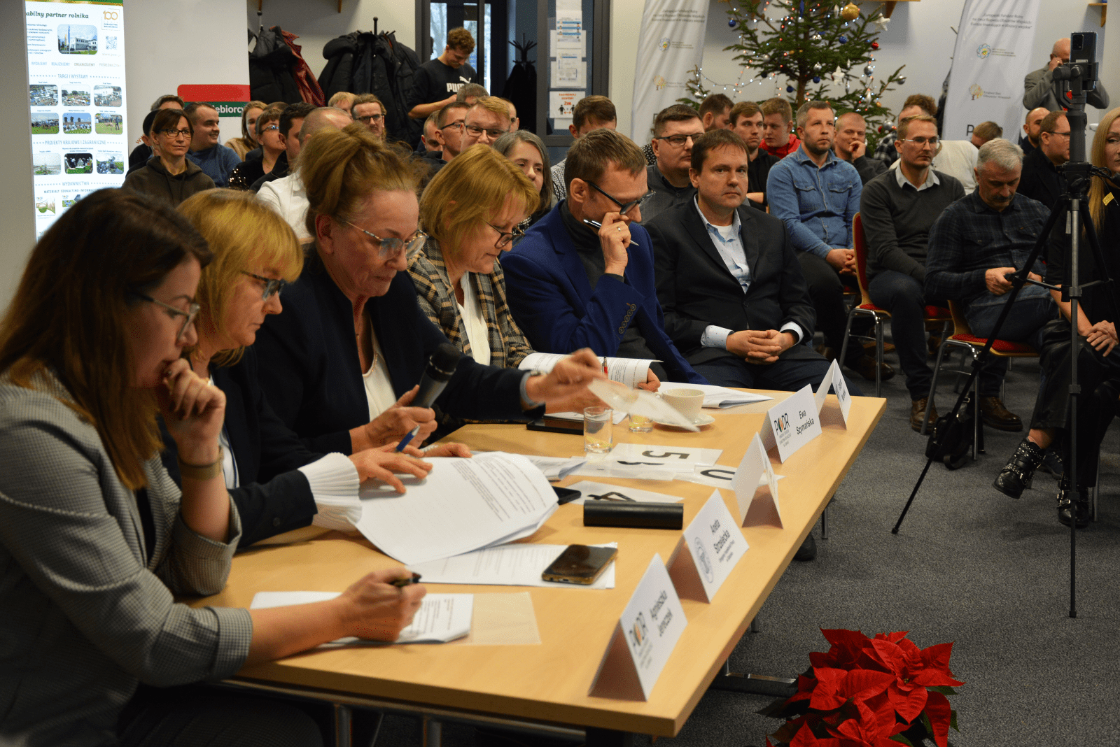 Obrady komisji Agnieszka Jereczek, Aneta Strzelecka, Katarzyna Jasińska, Ewa Szymańska, Grzegorz Manowski oraz goście i uczestnicy testu