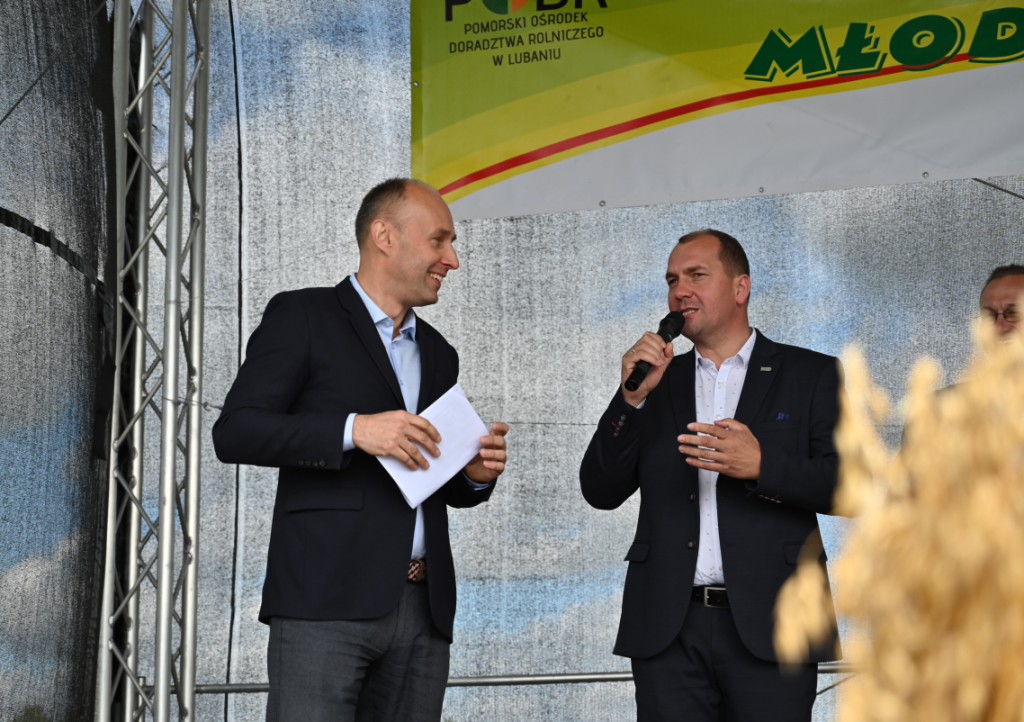 Dyrektor PODR w Lubaniu, Aleksander Mach z Wójtem gminy Szemud, Ryszardem Kalkowskim