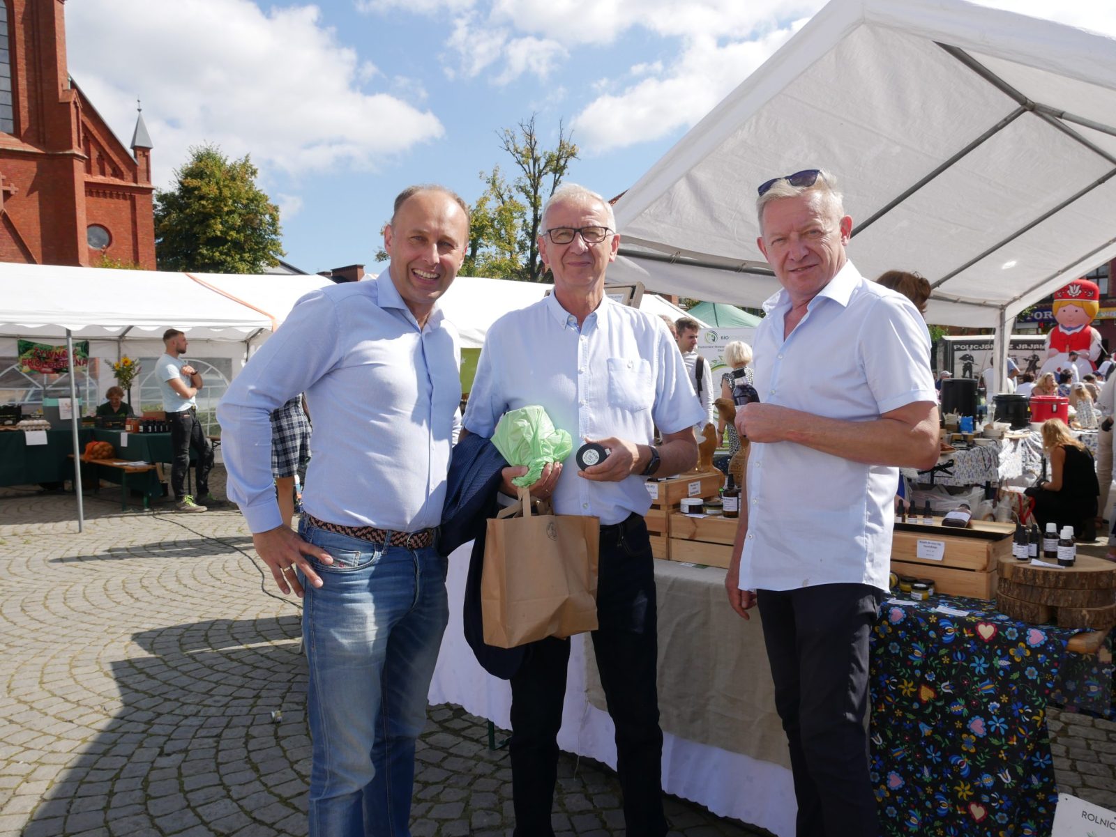Bogdan Łapa Starosta Kartuski, Wojciech Okroj Wicedyrektor Wydziału Edukacji, Kultury i Promocji oraz Aleksander Mach Dyrektor Pomorskiego Ośrodka Doradztwa Rolniczego w Lubaniu