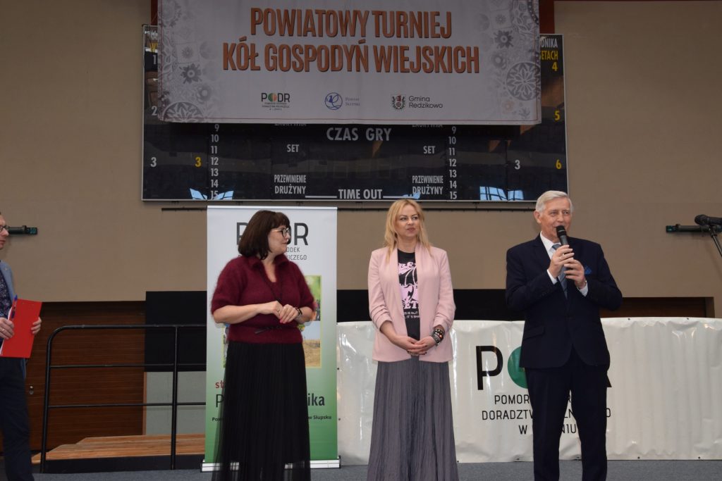 Uroczyste otwarcie Turnieju KGW
od lewej B. Dykier, Alicja Staciwa, Zdzisław Kołodziejski 