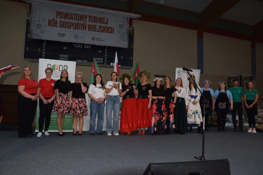 Przedstawicielki wszystkich kół na scenie 