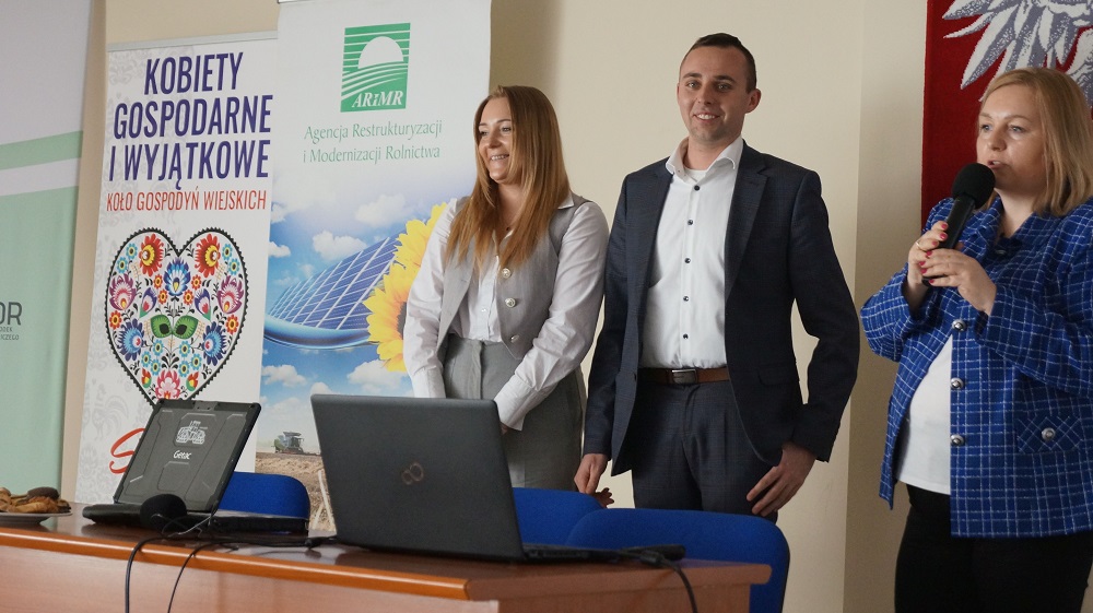 Kierownik Biura Rejestracji Zwierząt Pani Izabela Itrich-Hopa oraz KPani Marta Rychert i Kamil Kacprzyk z Biura Kontroli Na Miejscu - ARiMR POR w Gdyni